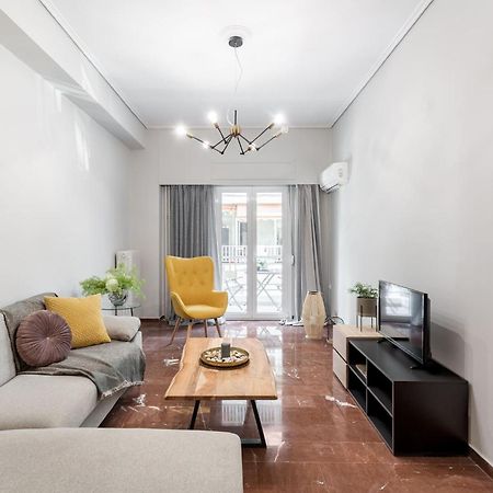 Explore History From A Chic Central Apartment Athens Exterior photo