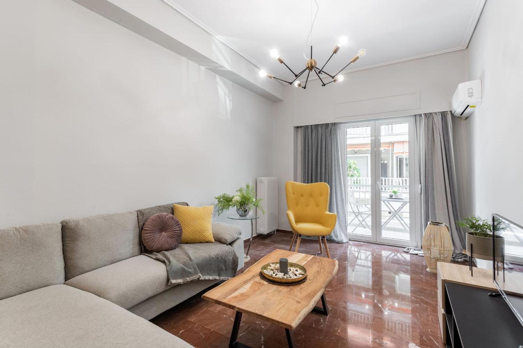 Explore History From A Chic Central Apartment Athens Exterior photo